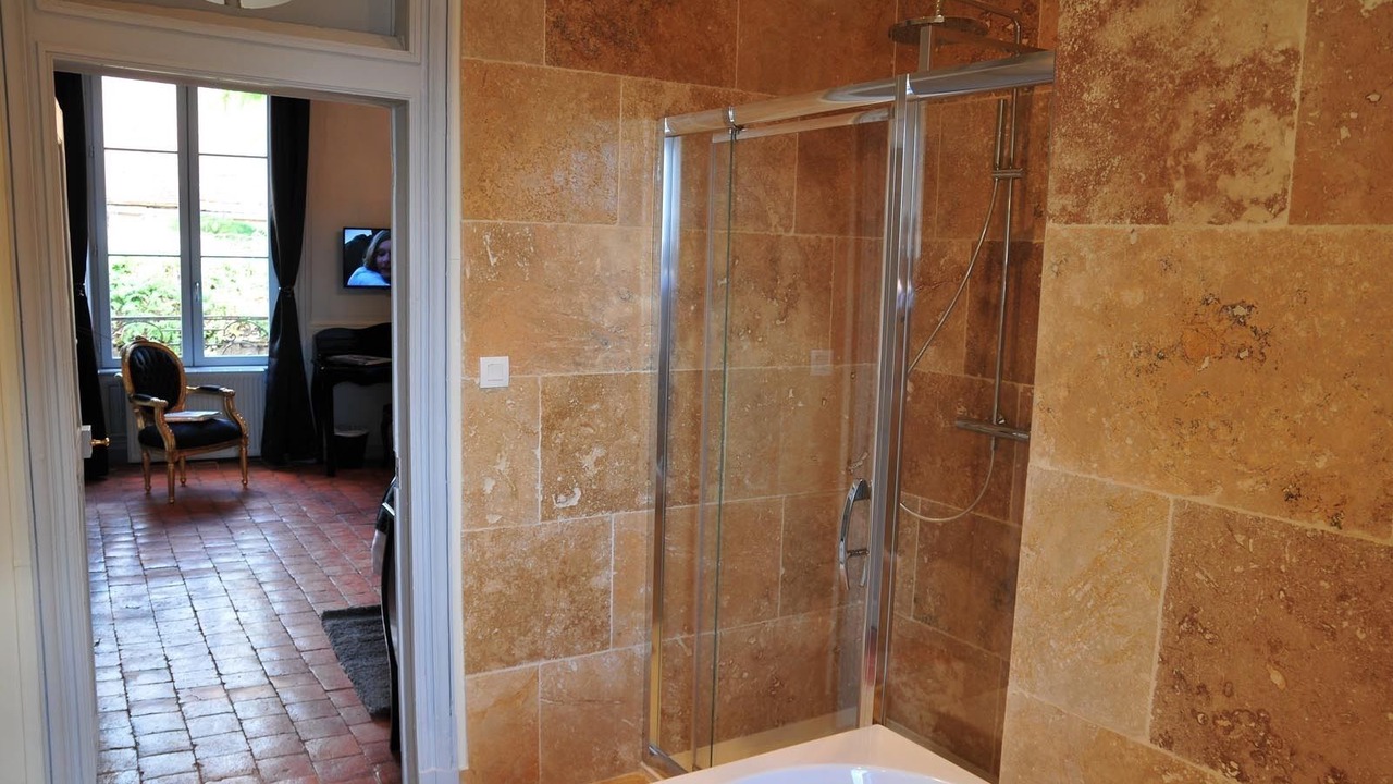 Photo of Bathroom in Vezelay