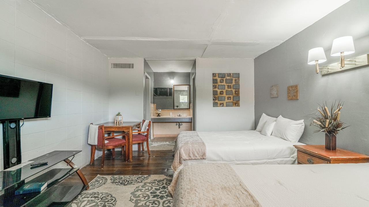 Photo of Bedroom in Booneville