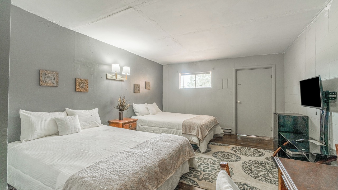 Photo of Bedroom in Booneville