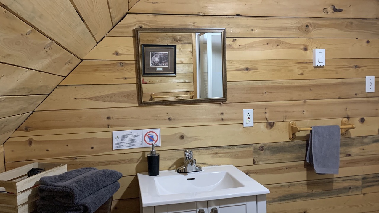 Photo of Bathroom in Saint-Mathieu-du-Parc