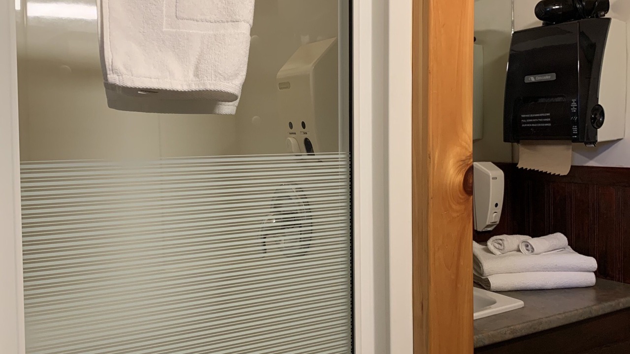 Photo of Bathroom in Saint-Mathieu-du-Parc