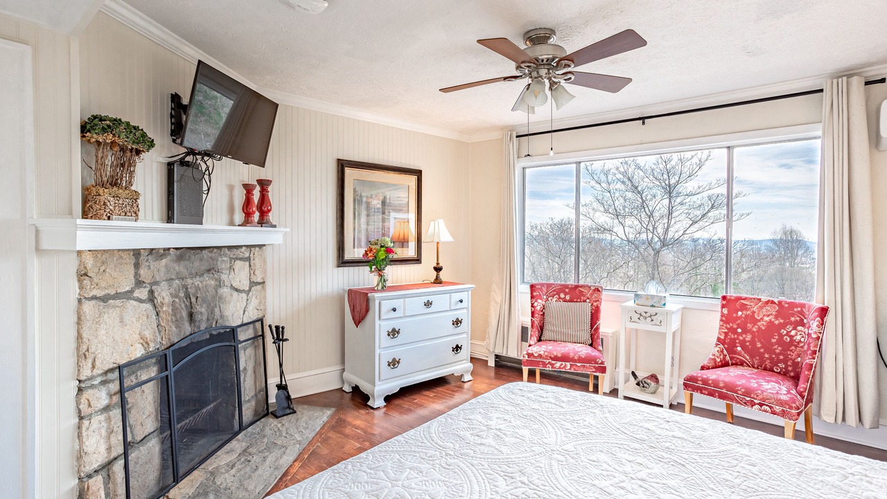 Photo of Bedroom in Laurel Park