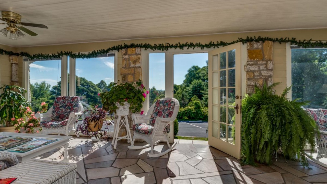 Photo of Patio Balcony in Laurel Park