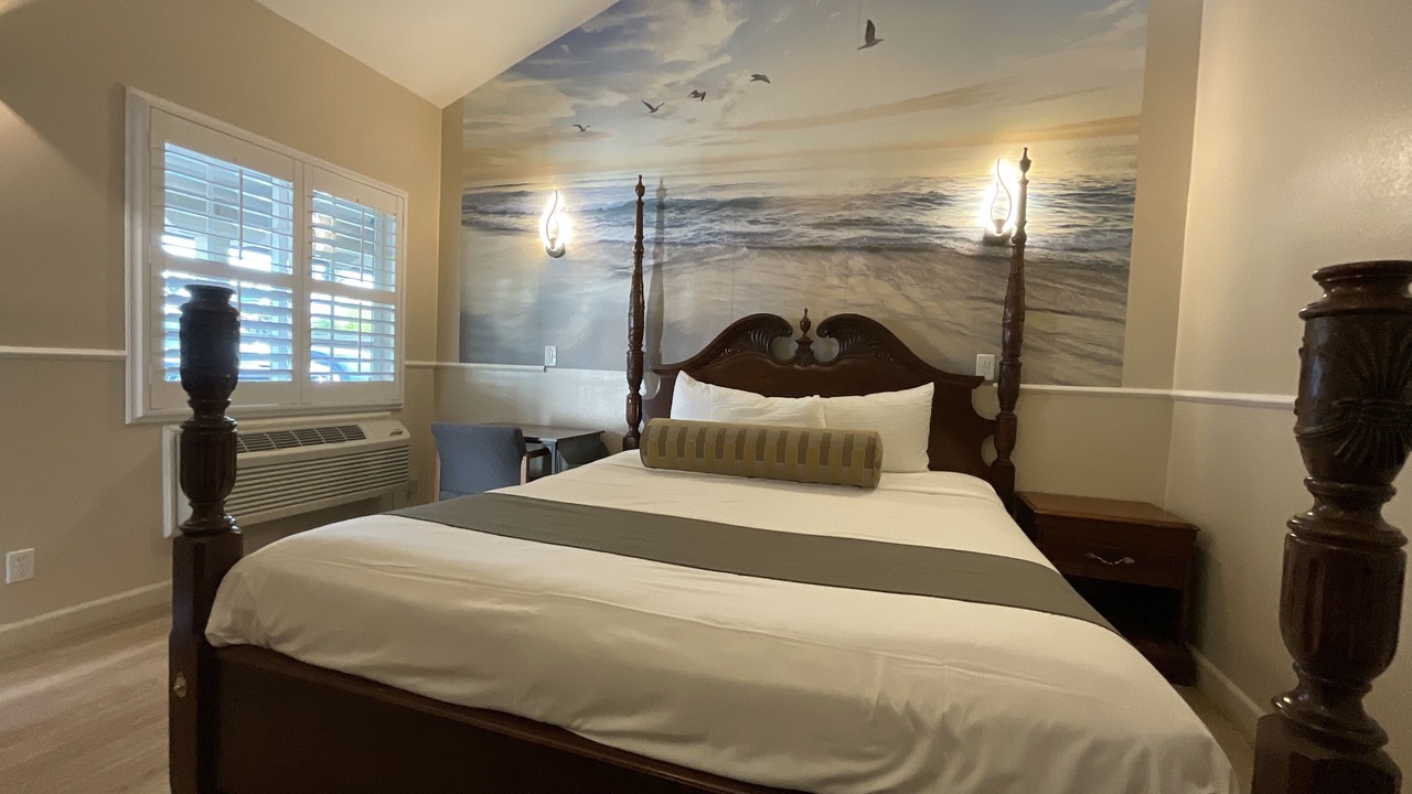 Photo of Bedroom in Central Escondido