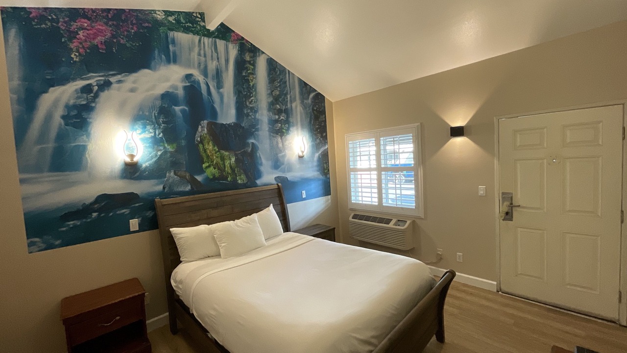 Photo of Bedroom in Central Escondido