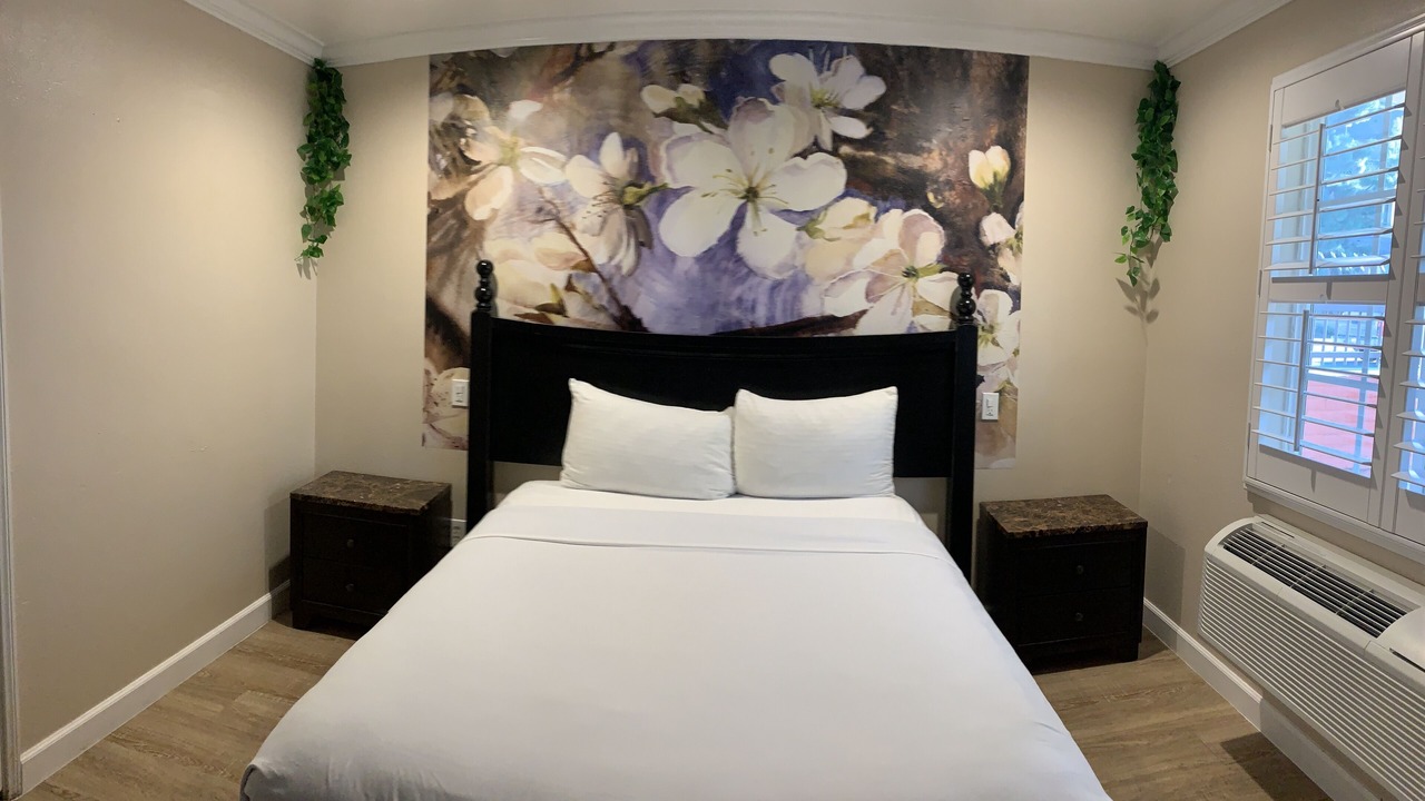Photo of Bedroom in Central Escondido