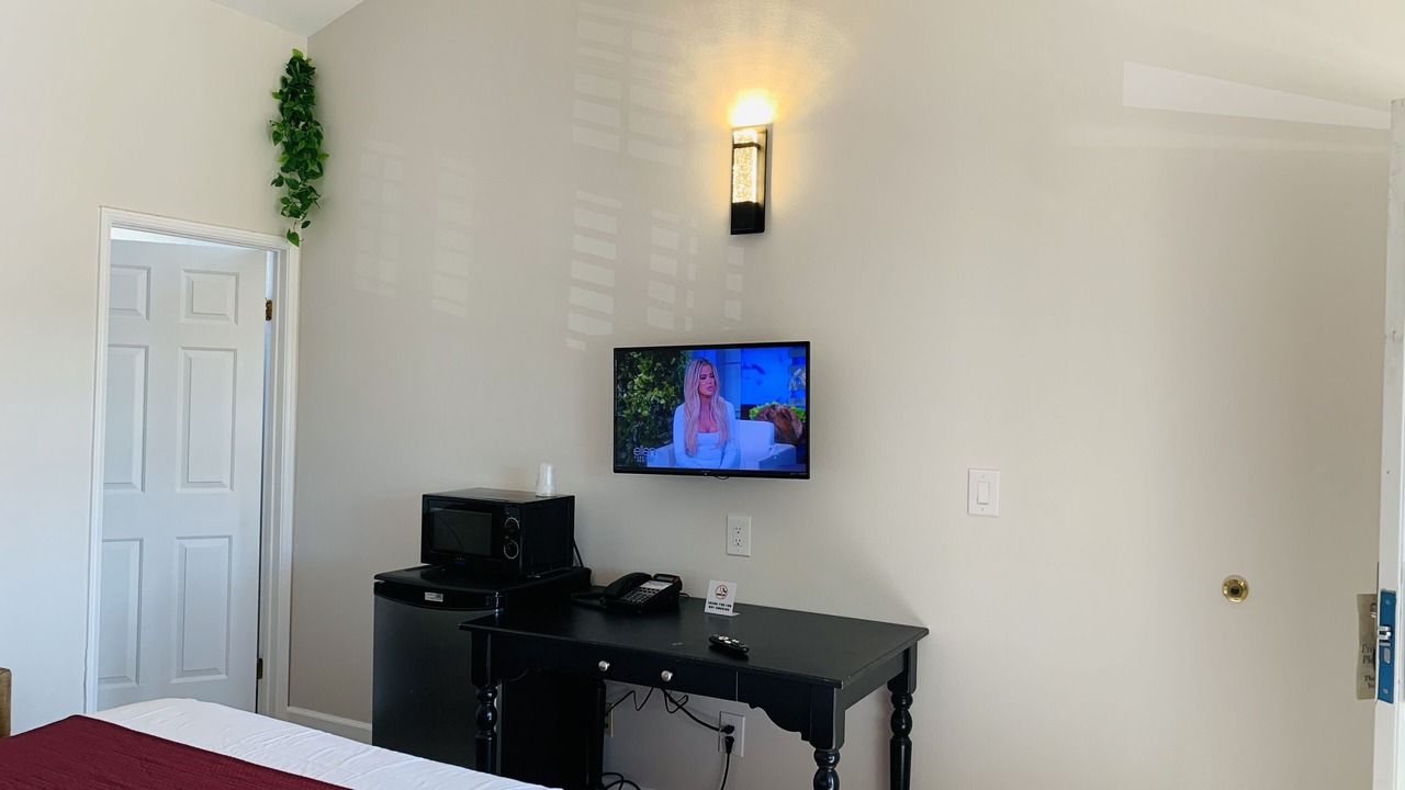 Photo of Bedroom in Central Escondido