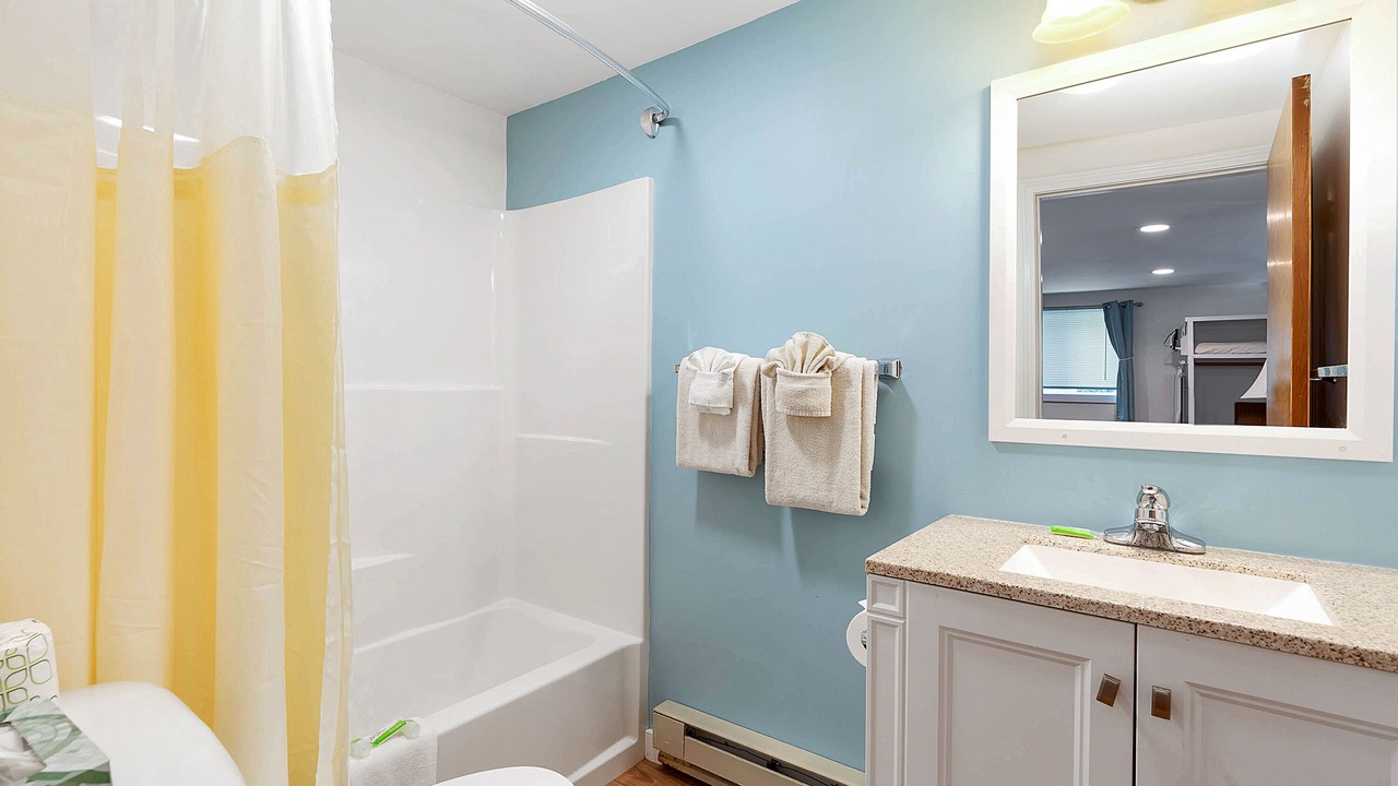 Photo of Bathroom in Ogunquit - Wells