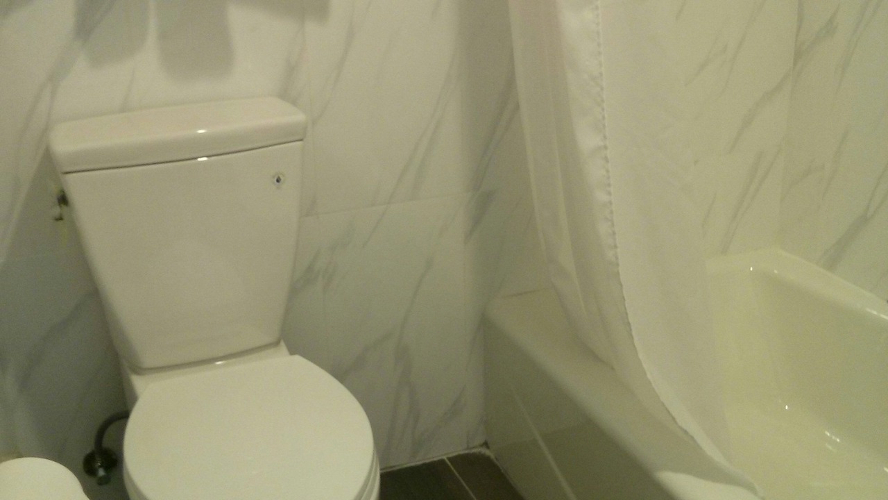 Photo of Bathroom in Lamanda Park