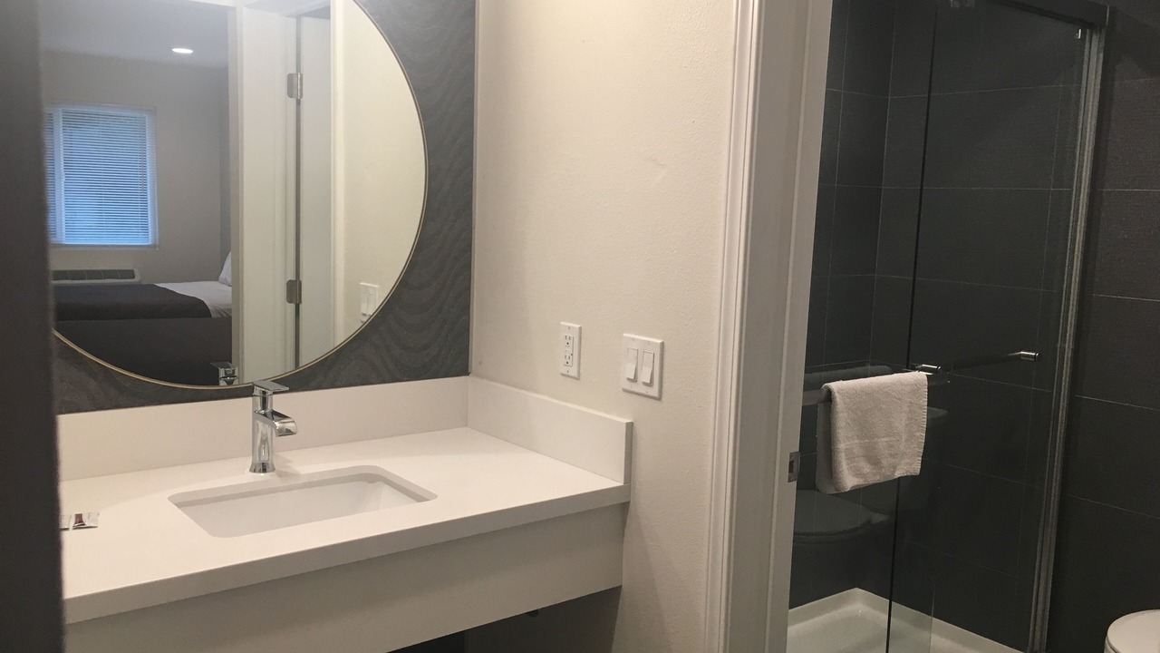 Photo of Bathroom in Lamanda Park