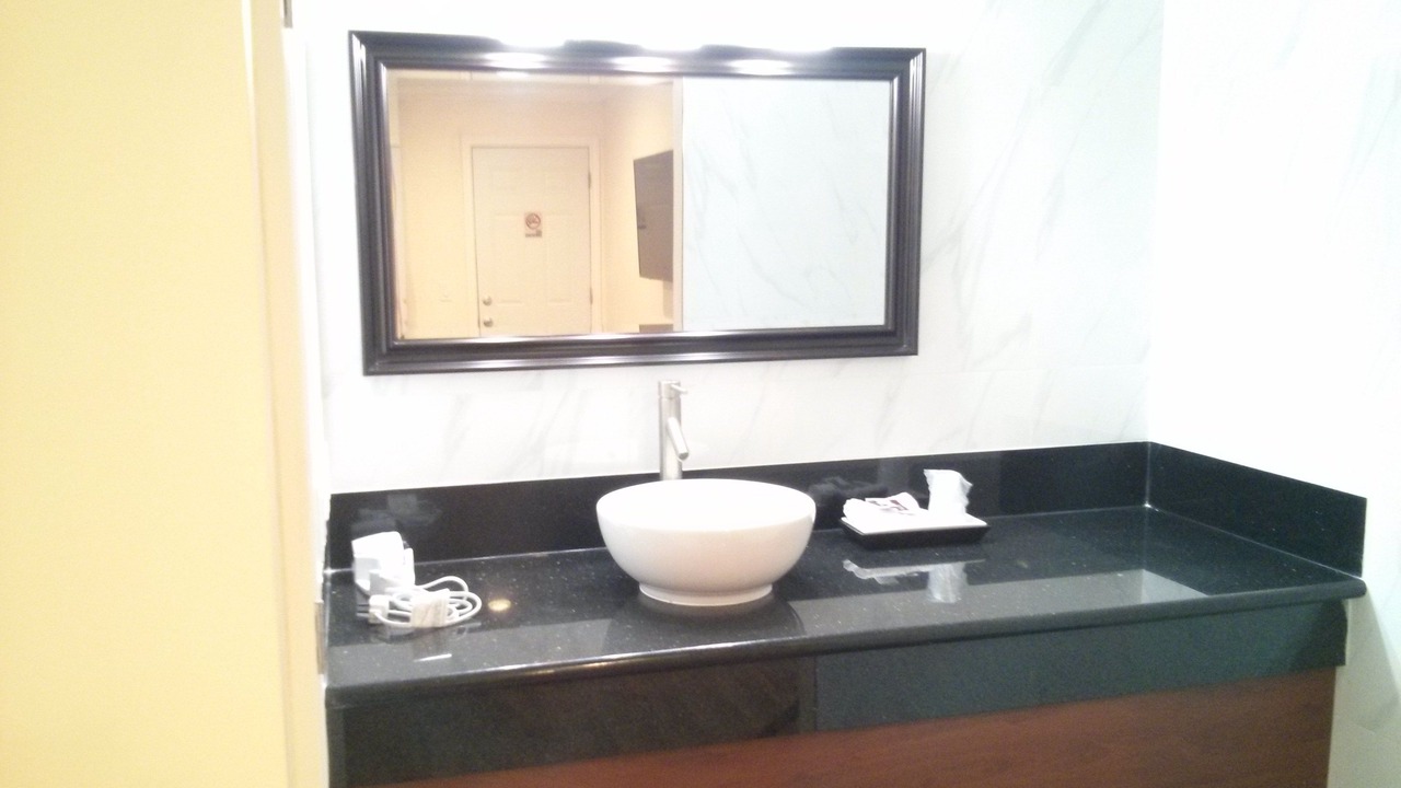 Photo of Bathroom in Lamanda Park
