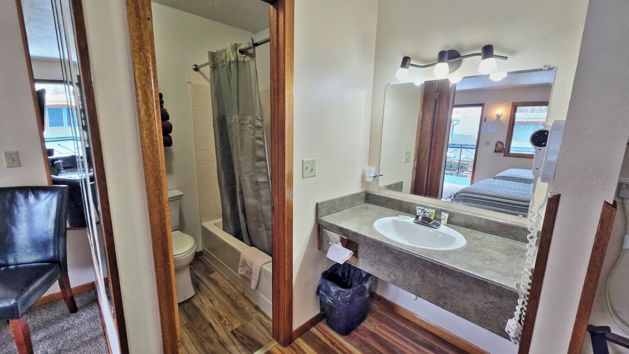 Photo of Bedroom in Deadwood