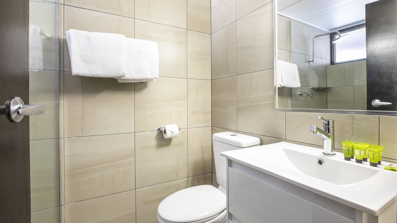 Photo of Bathroom in Sunshine West