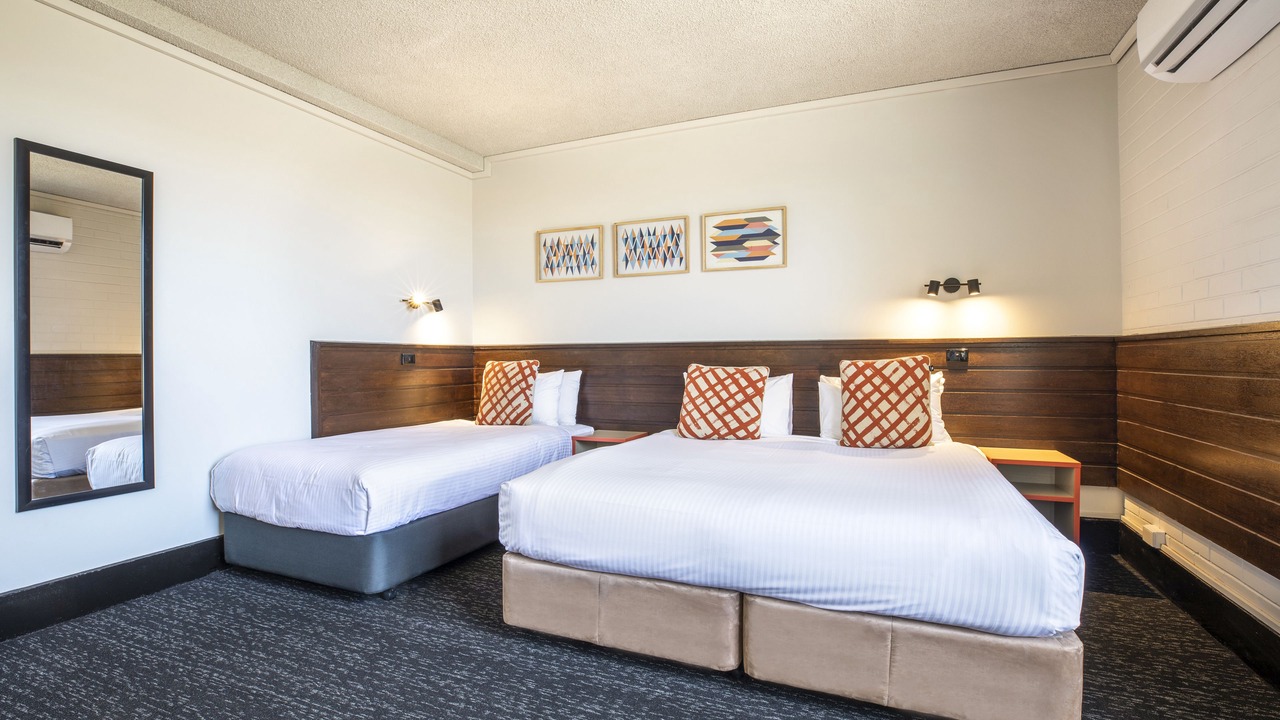 Photo of Others in Sunshine West