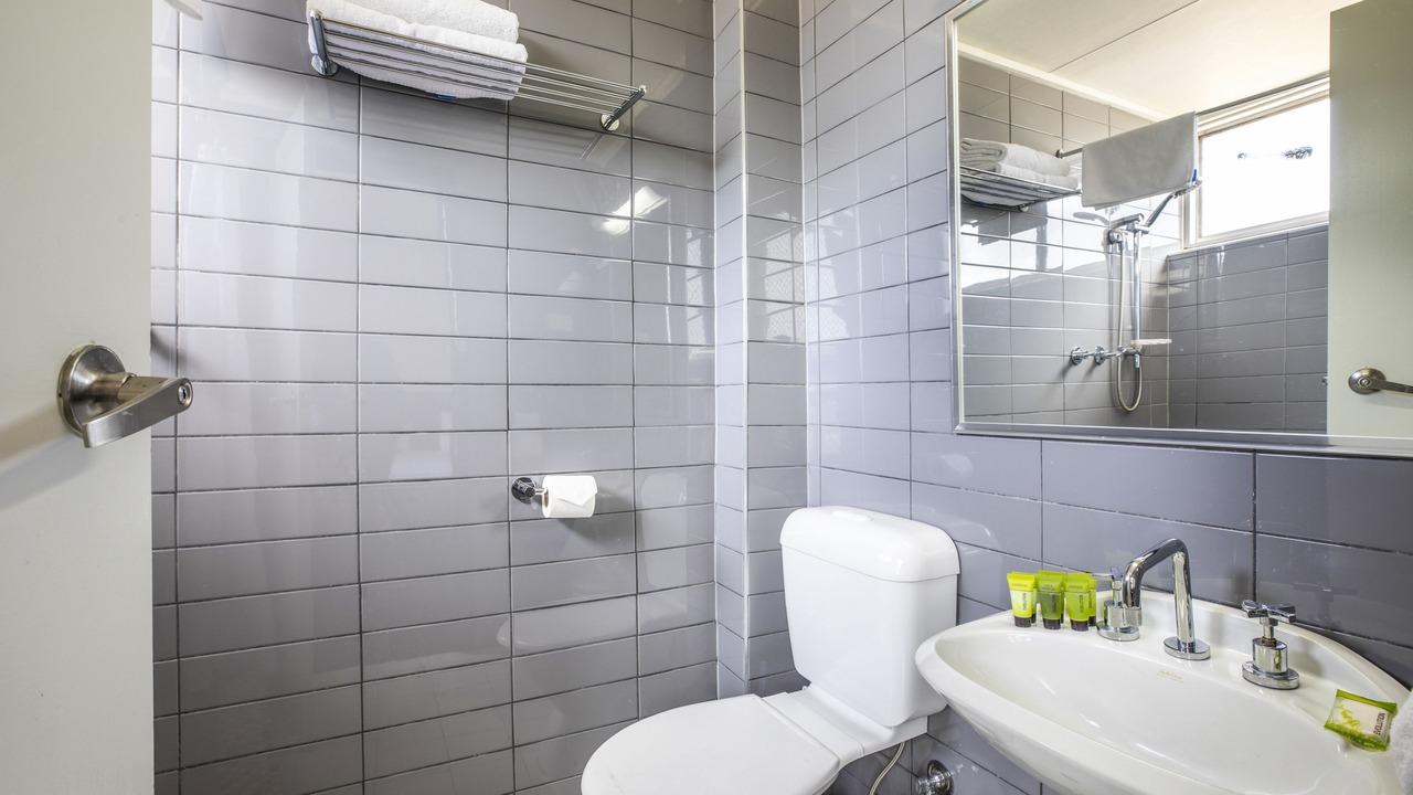 Photo of Bathroom in Sunshine West