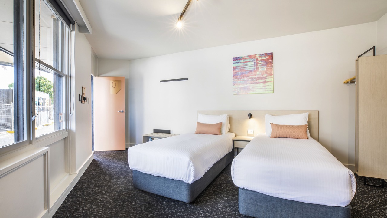 Photo of Others in Sunshine West