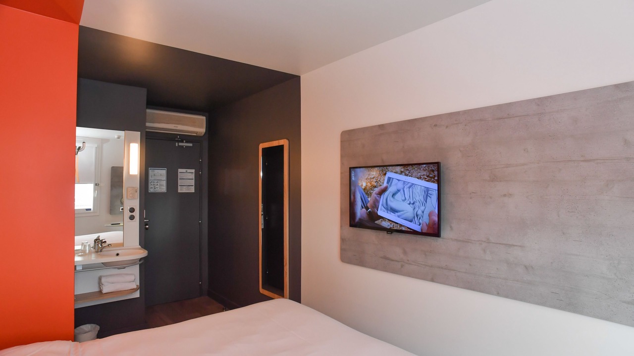 Photo of Bedroom in Saint-Lo