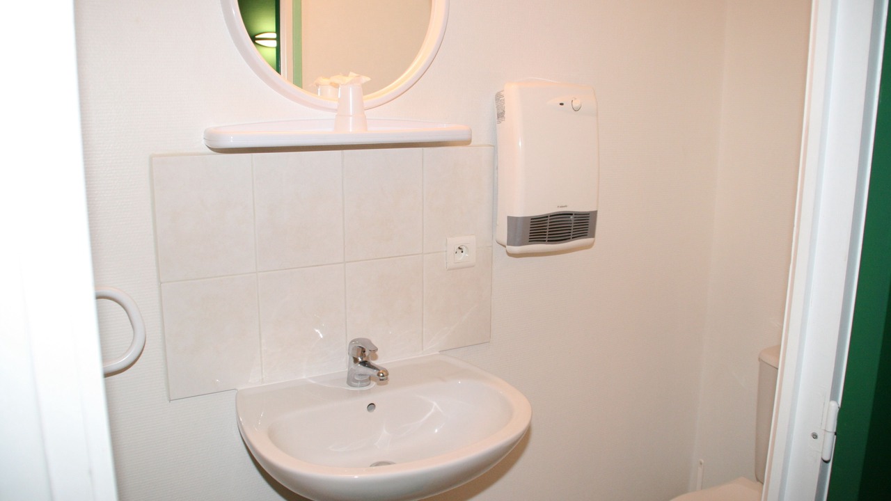 Photo of Bathroom in Flers