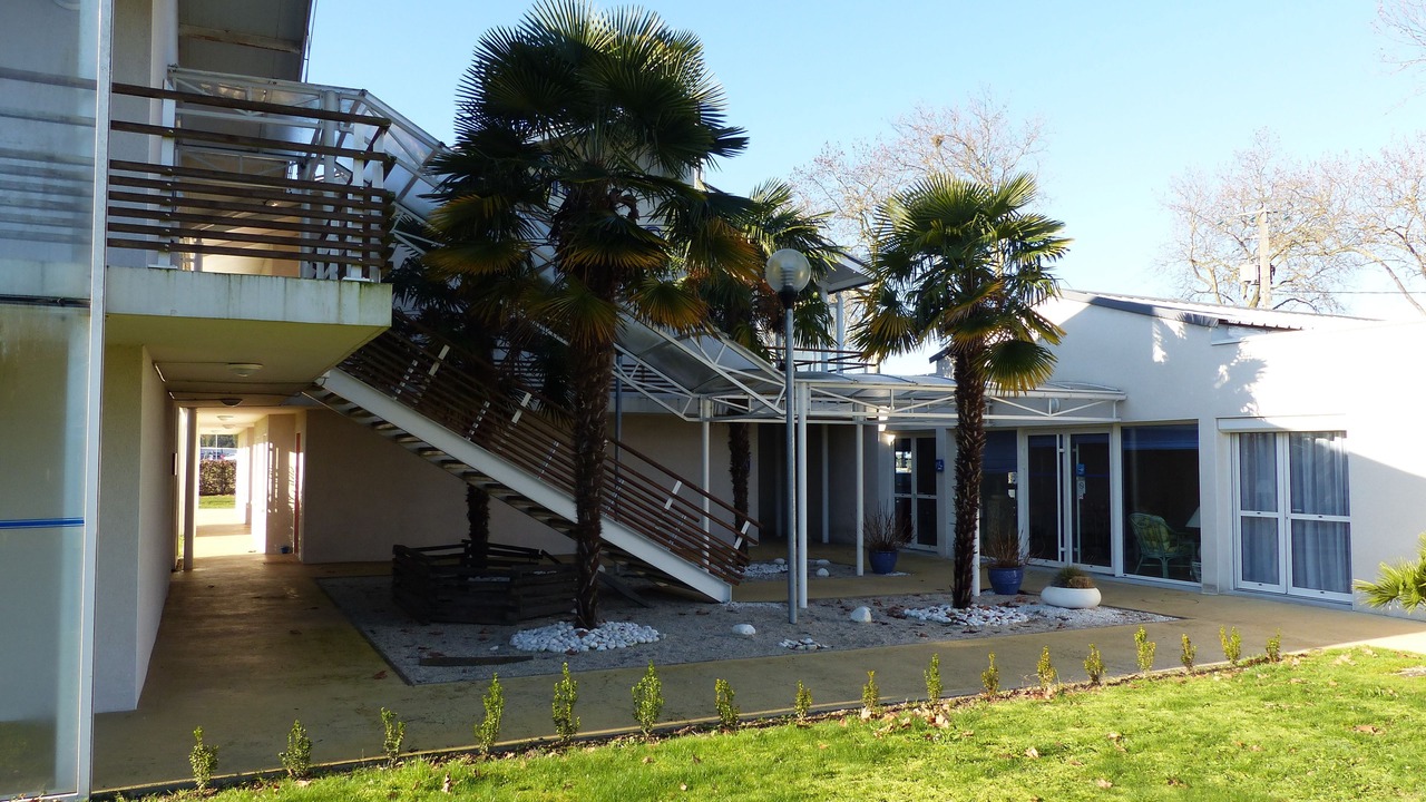 Photo of Buildings in Villeveque