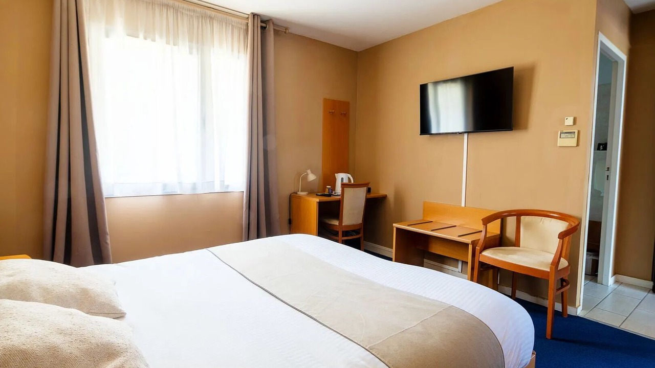 Photo of Bedroom in Villeveque