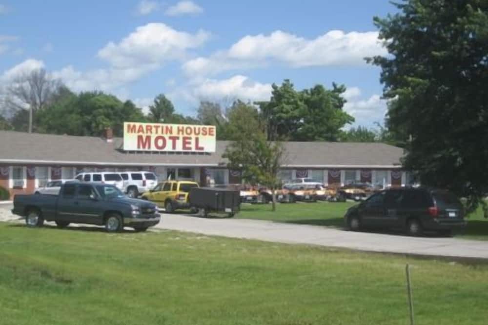 Photo of Outdoor in Brookfield