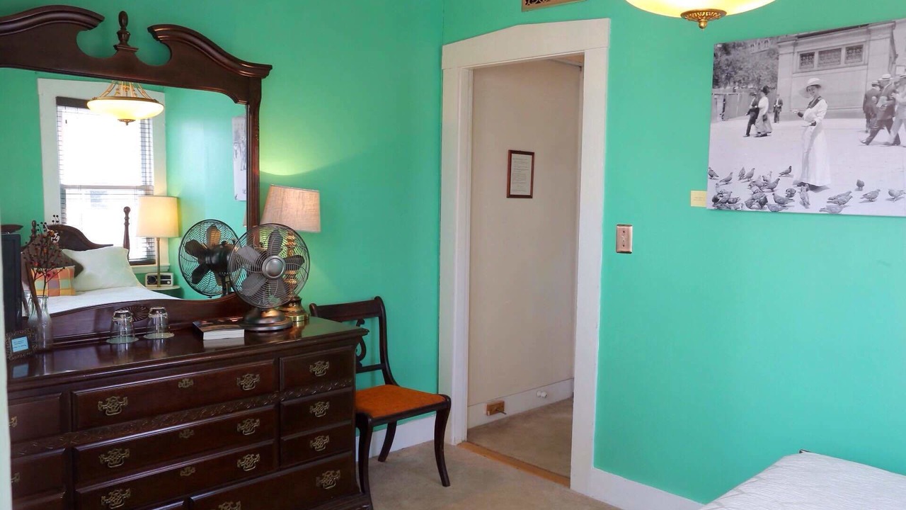 Photo of Bedroom in Salem