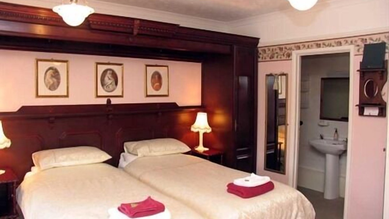 Photo of Bedroom in Looe