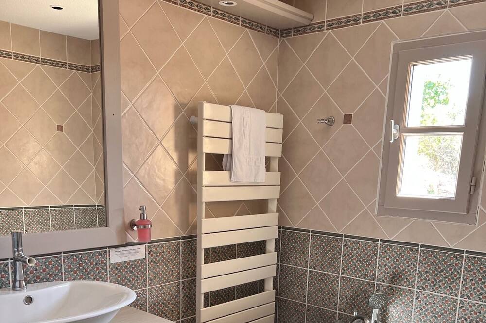 Photo of Bathroom in Aragon