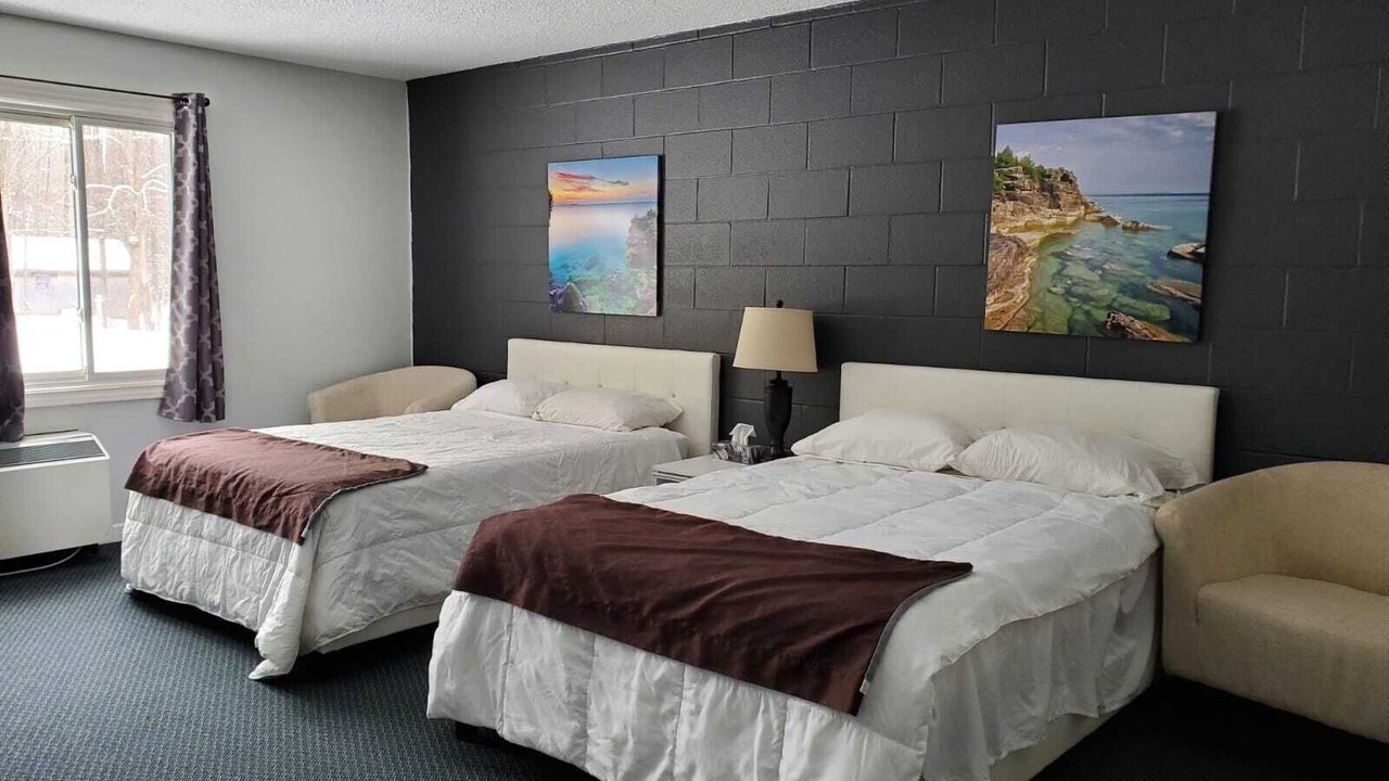 Photo of Bedroom in Colpoys Bay