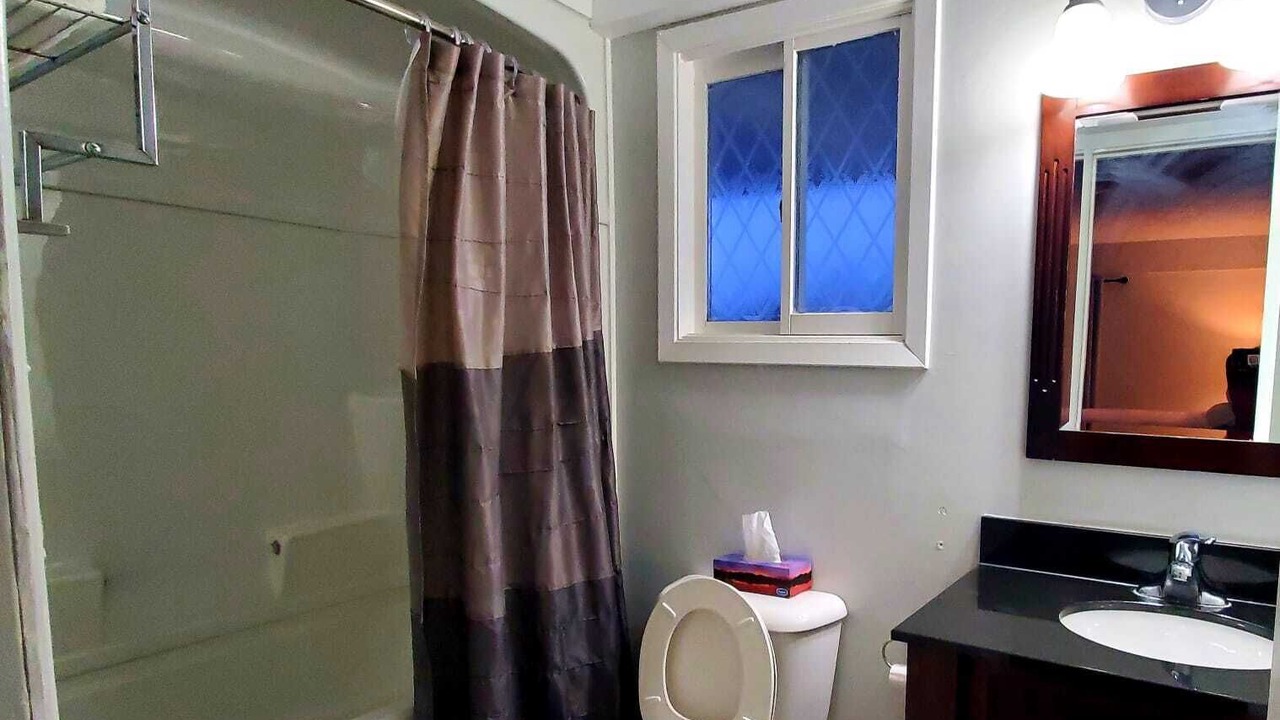Photo of Bathroom in Colpoys Bay