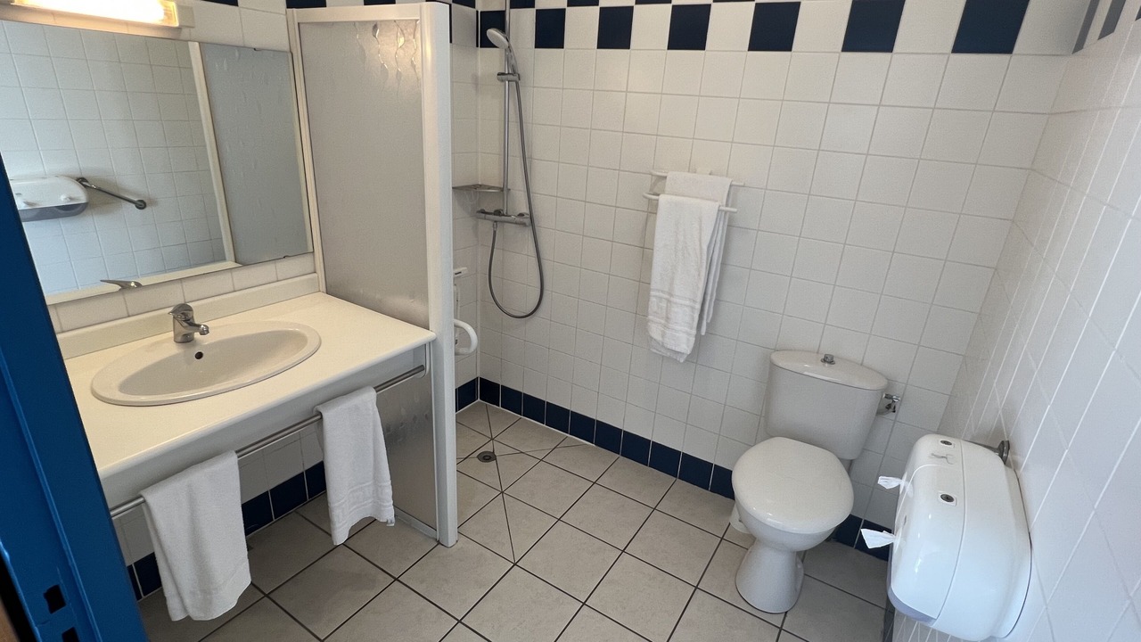 Photo of Bathroom in Onet-le-Chateau