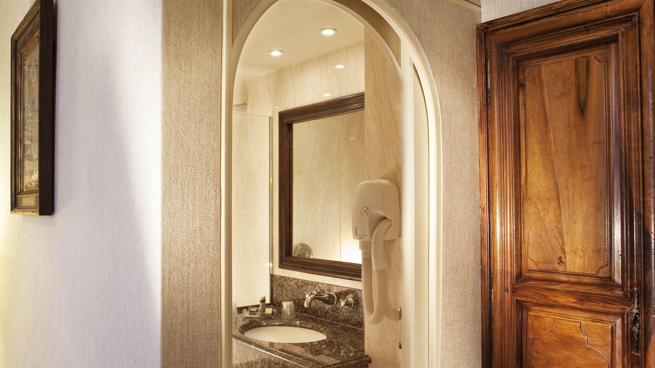 Photo of Others in Saint-Germain-des-Pres