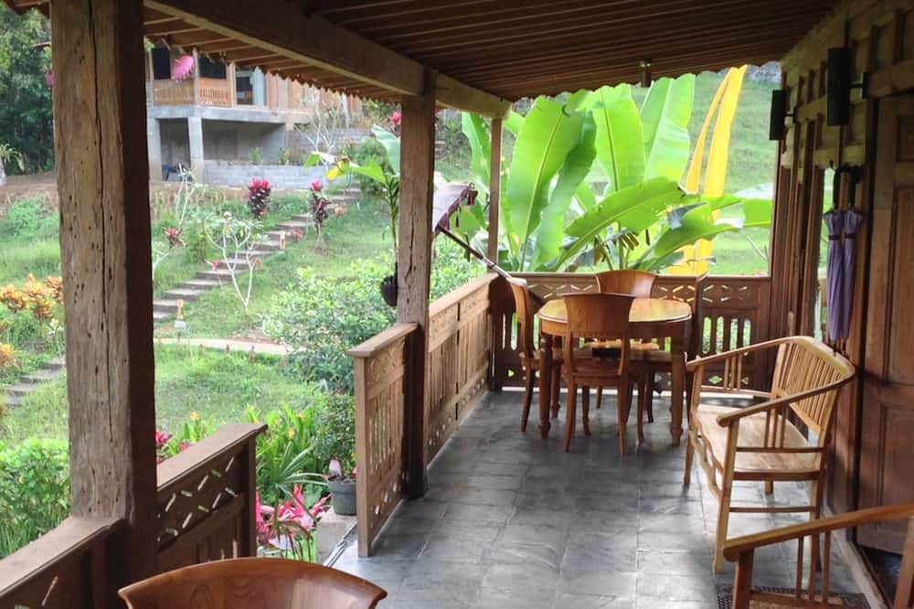 Photo of Livingroom in East Selemadeg