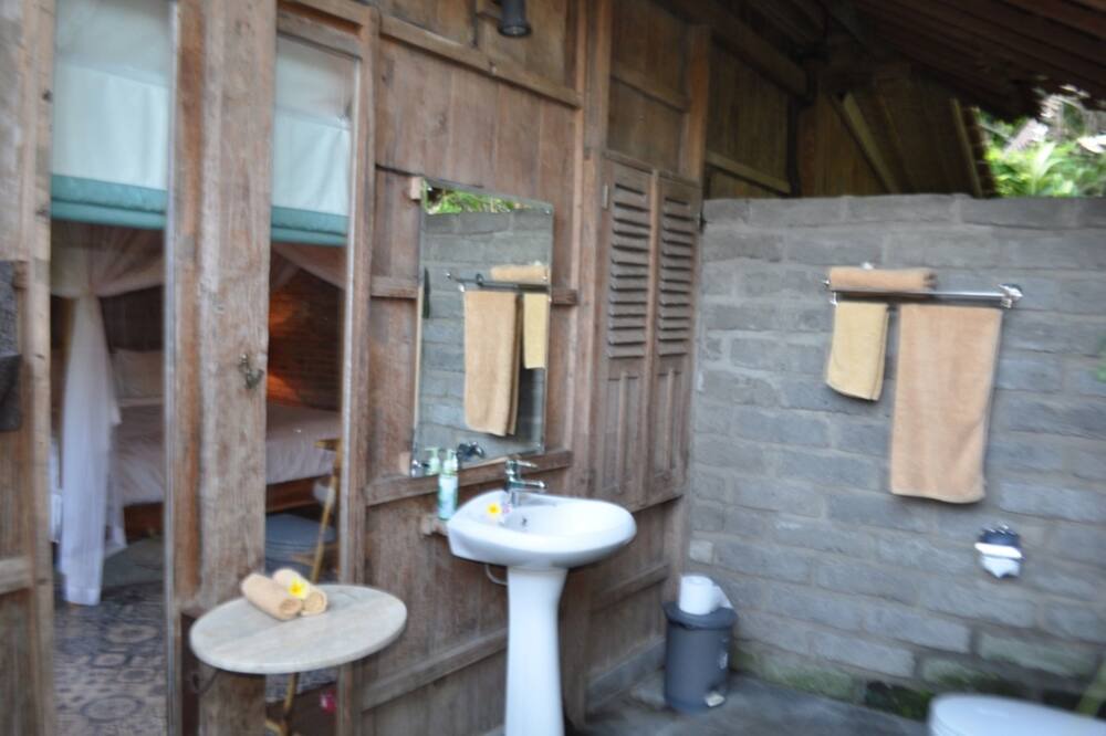 Photo of Bathroom in East Selemadeg
