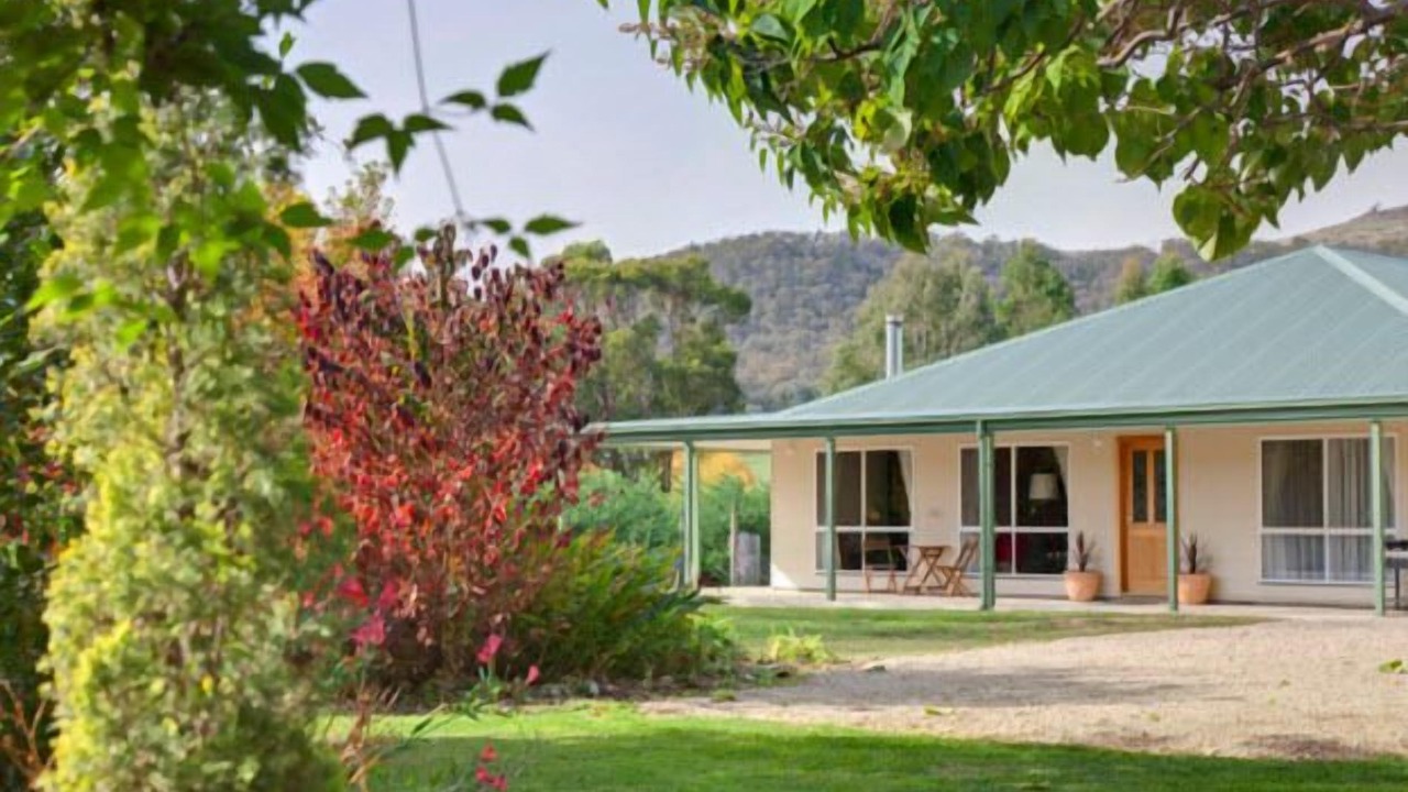 Photo of Buildings in Myrrhee