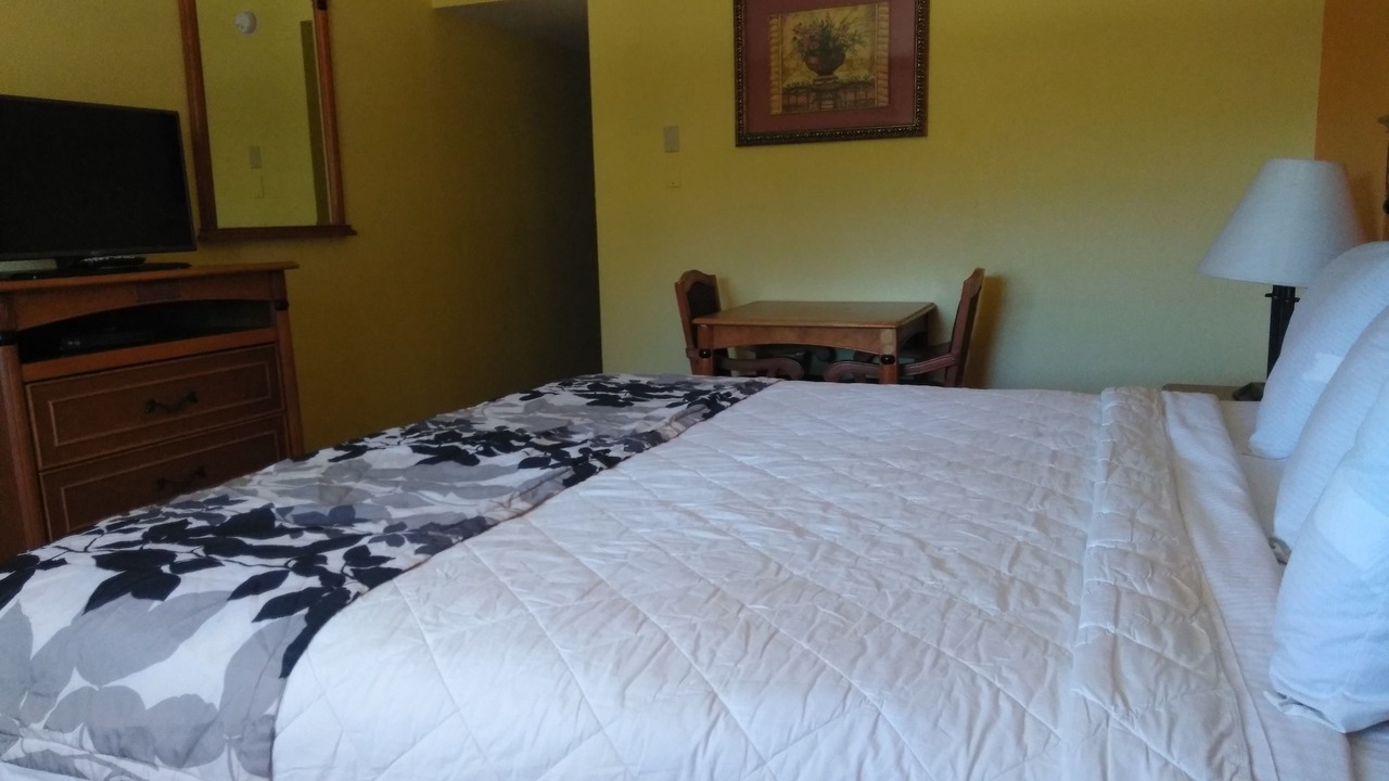 Photo of Bedroom in Canyon Acres
