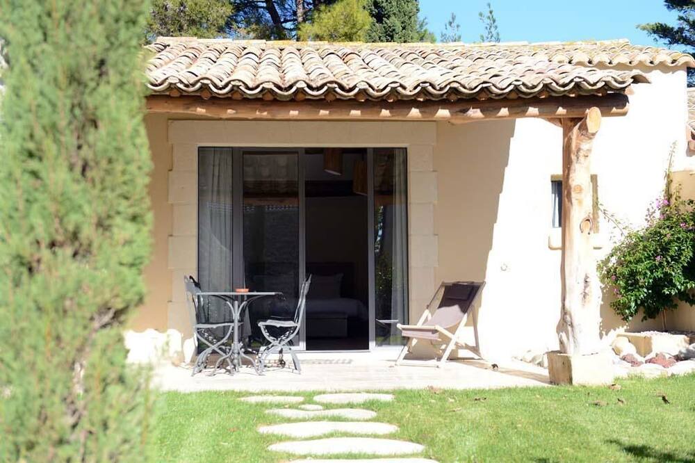 Photo of Patio Balcony in Saint-Hilaire-d'Ozilhan