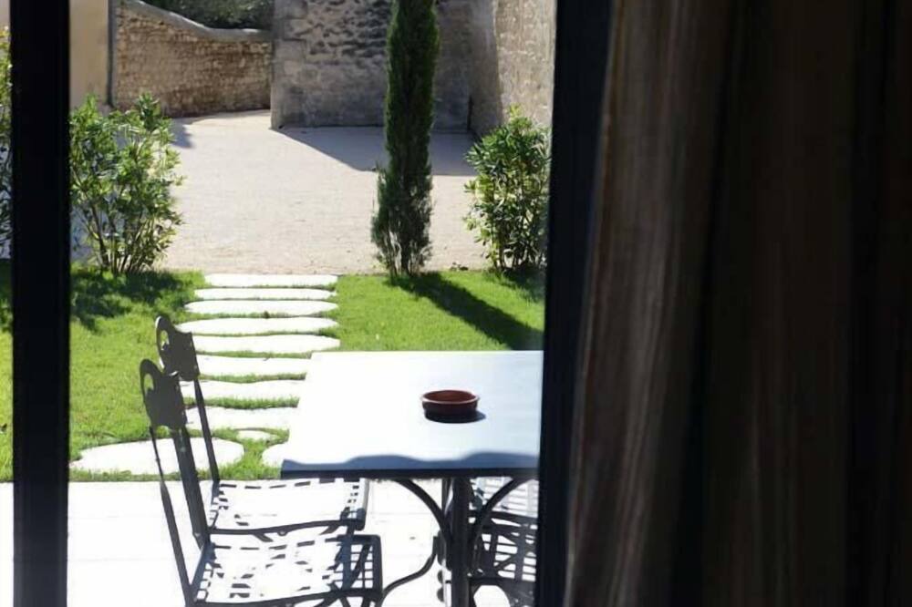 Photo of Patio Balcony in Saint-Hilaire-d'Ozilhan