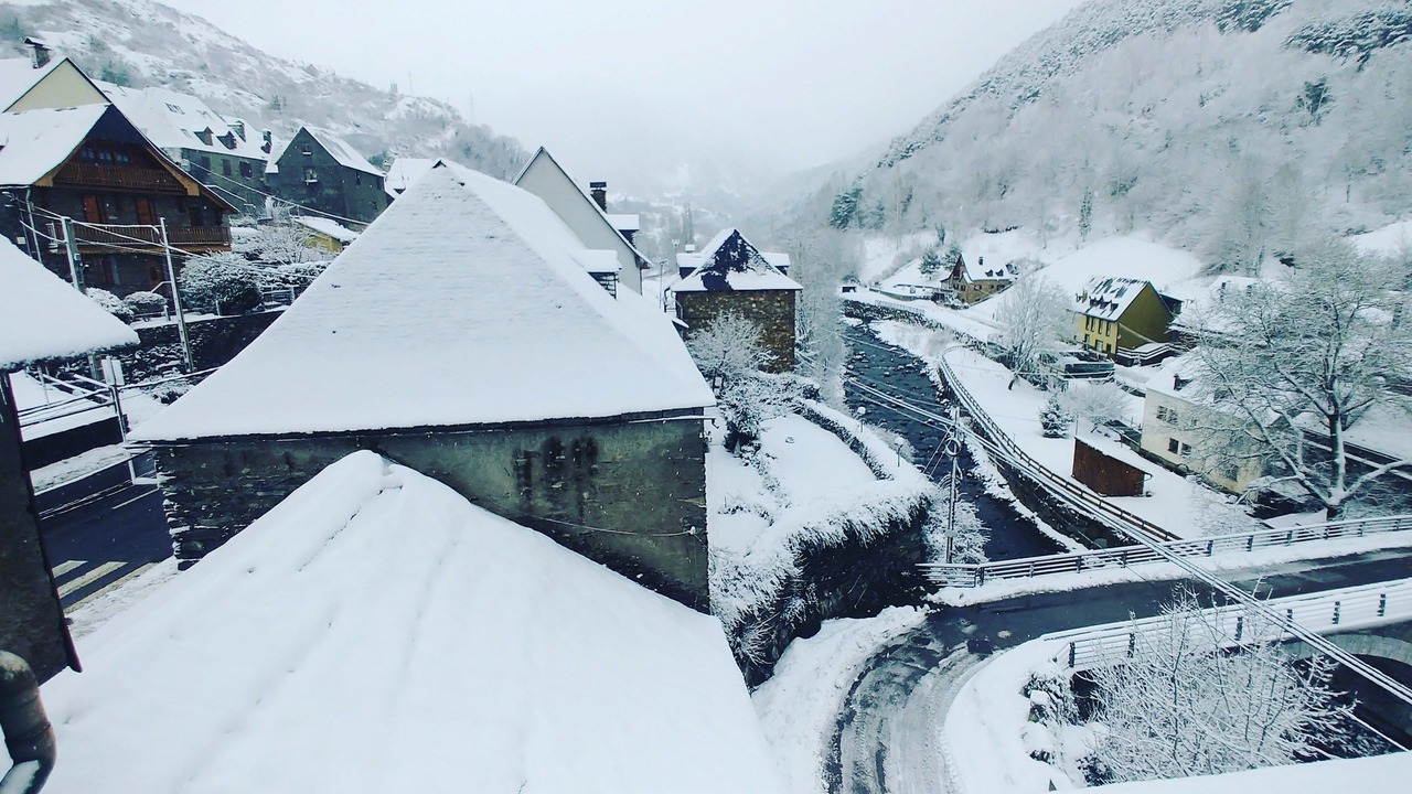 Photo of Others in Aubert