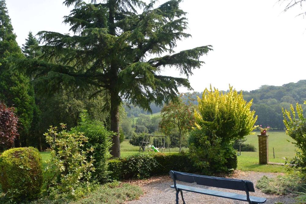 Photo of Outdoor in Englancourt