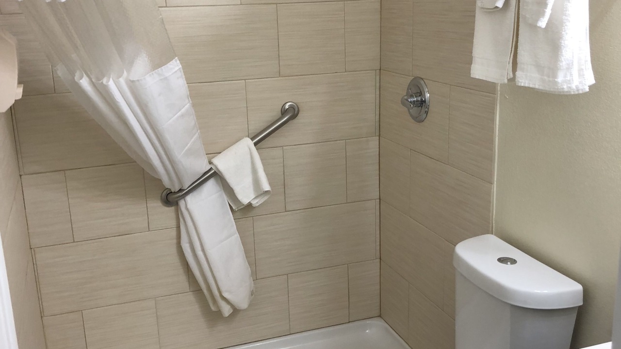 Photo of Bathroom in Haskell