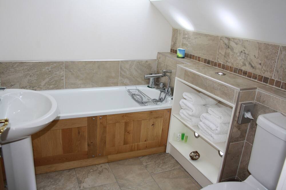 Photo of Bathroom in Dollar