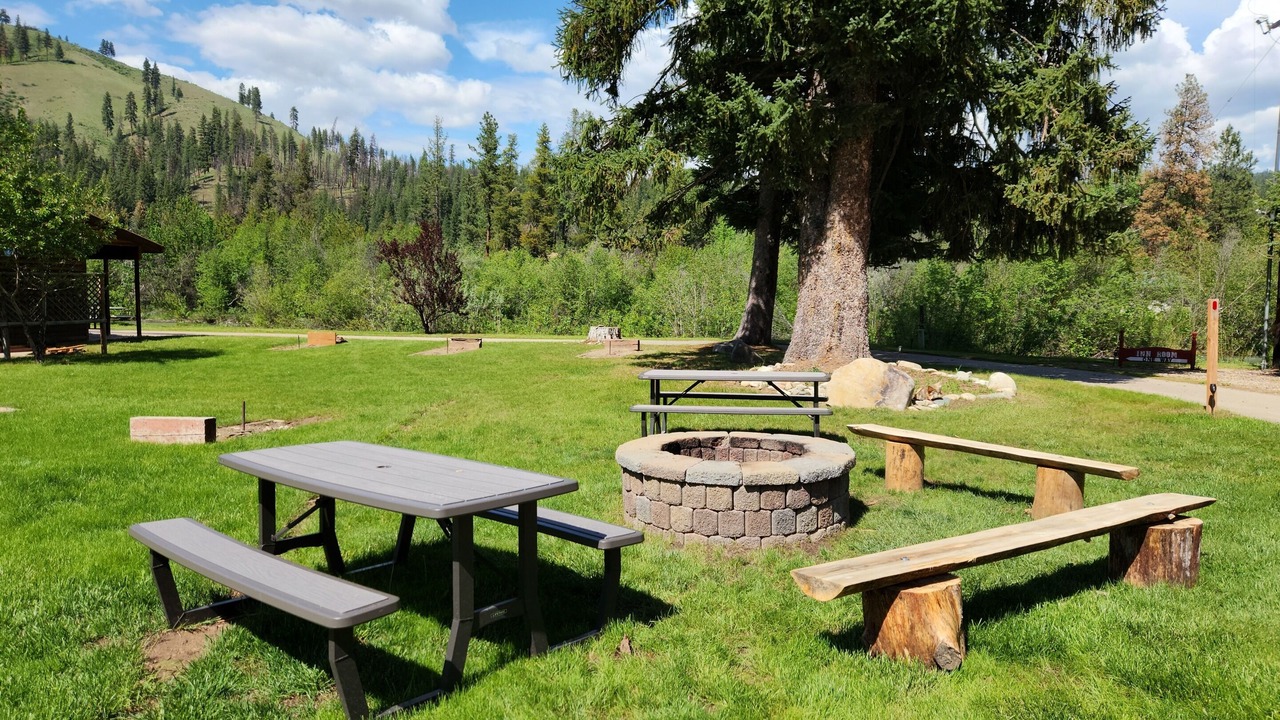 Photo of Others in Lowman