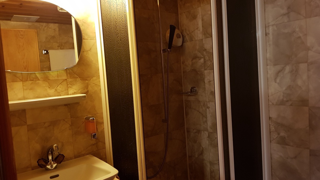 Photo of Bathroom in Taesch