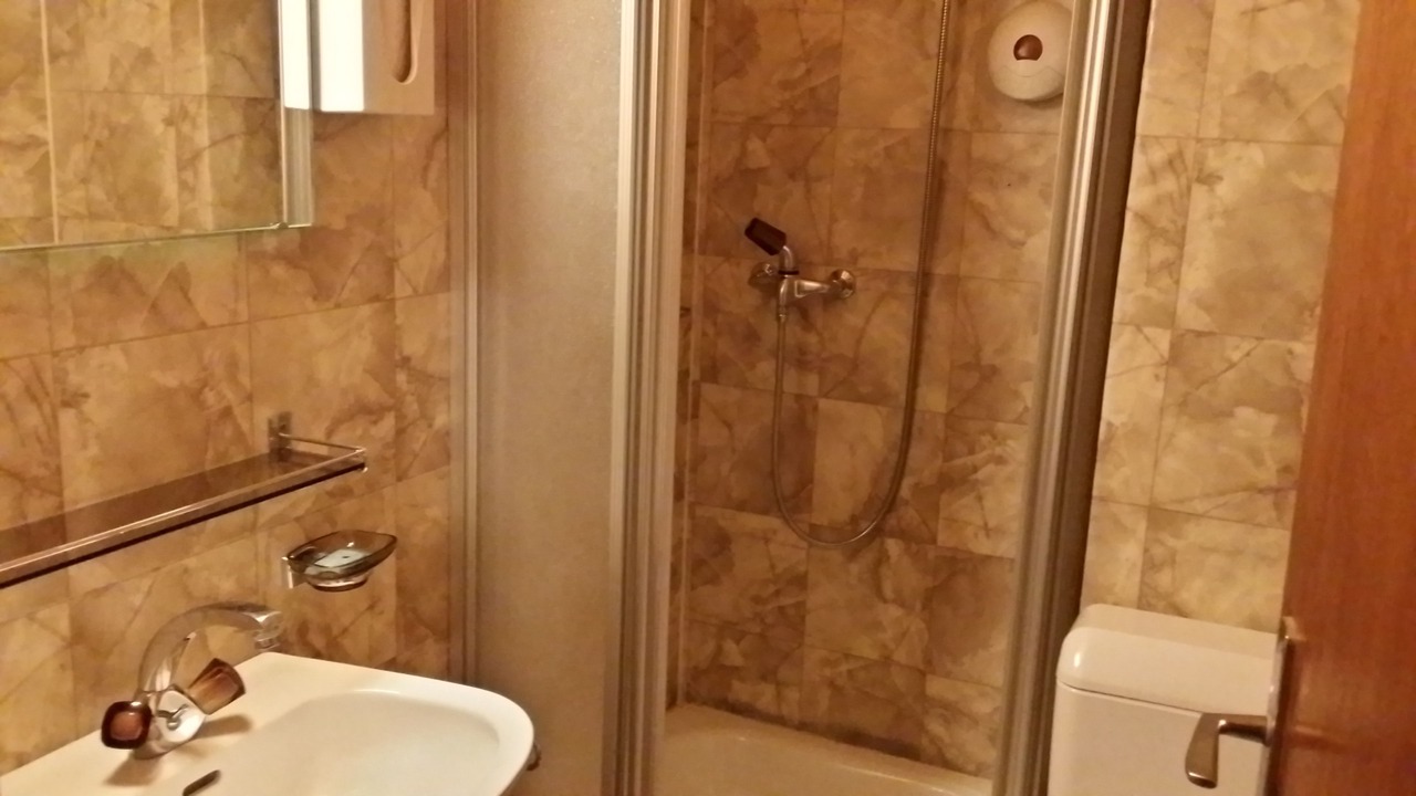 Photo of Bathroom in Taesch