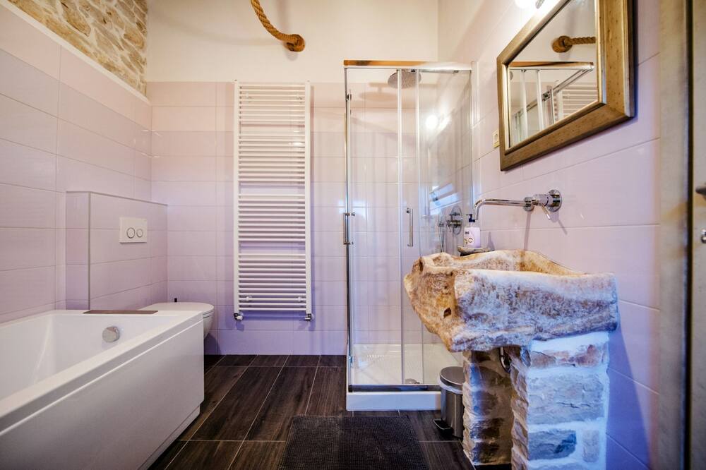 Photo of Bathroom in Krmed