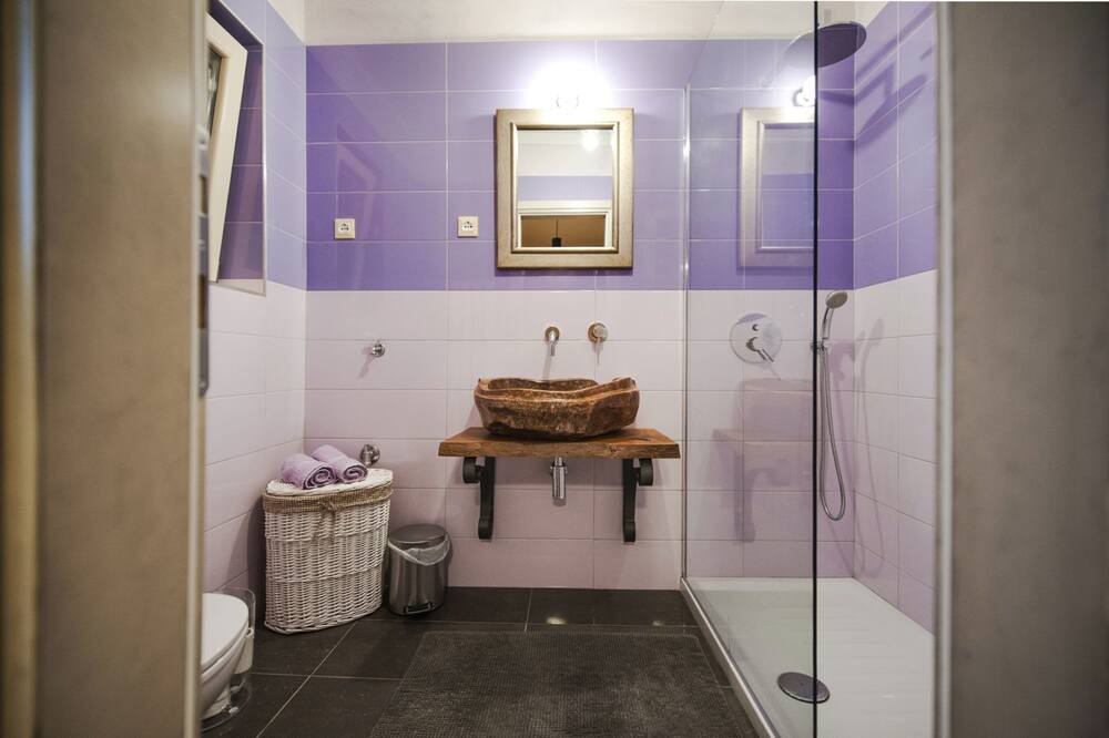 Photo of Bathroom in Krmed