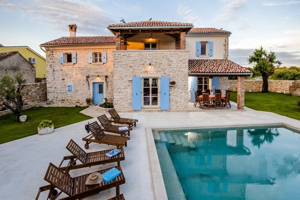 Photo of Outdoor in Krmed