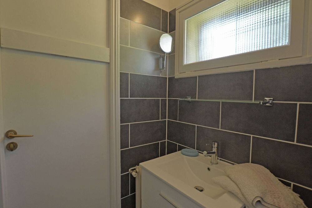 Photo of Bathroom in Vergeze