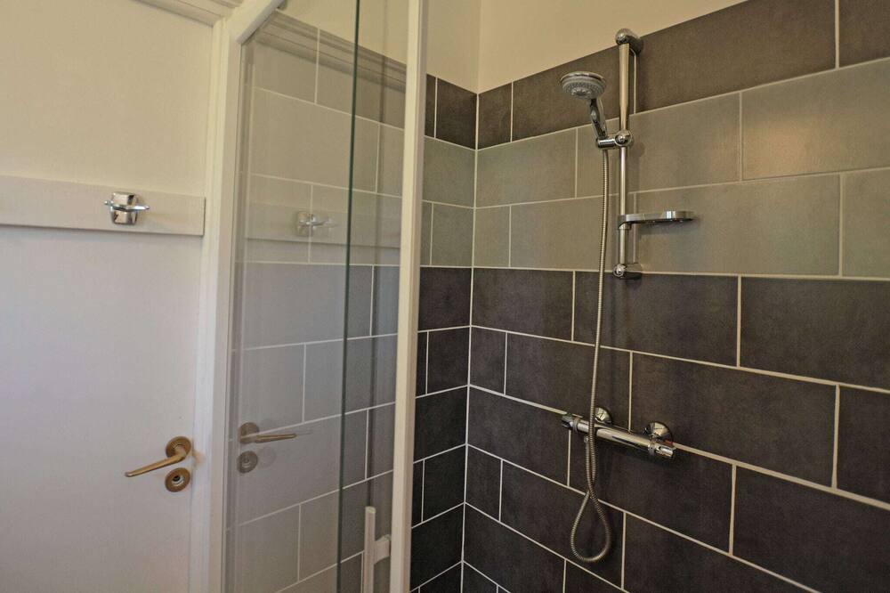 Photo of Bathroom in Vergeze